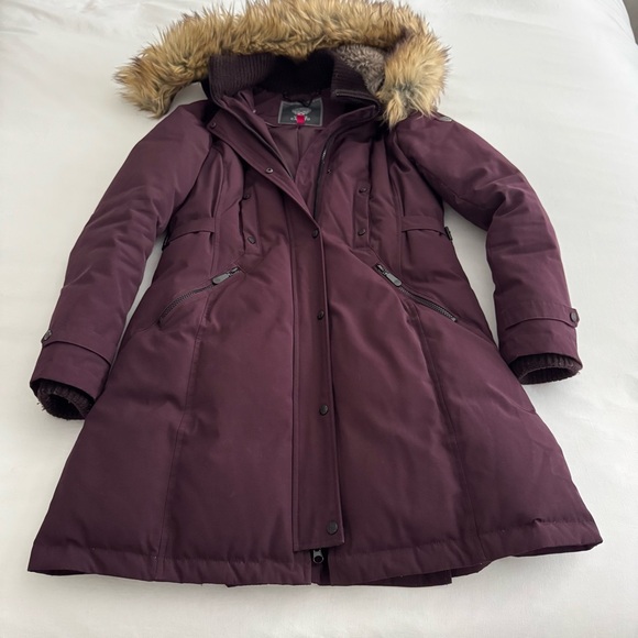 Vince Camuto Maroon Winter Jacket with Faux Fur Hood Size Medium - Picture 4 of 10